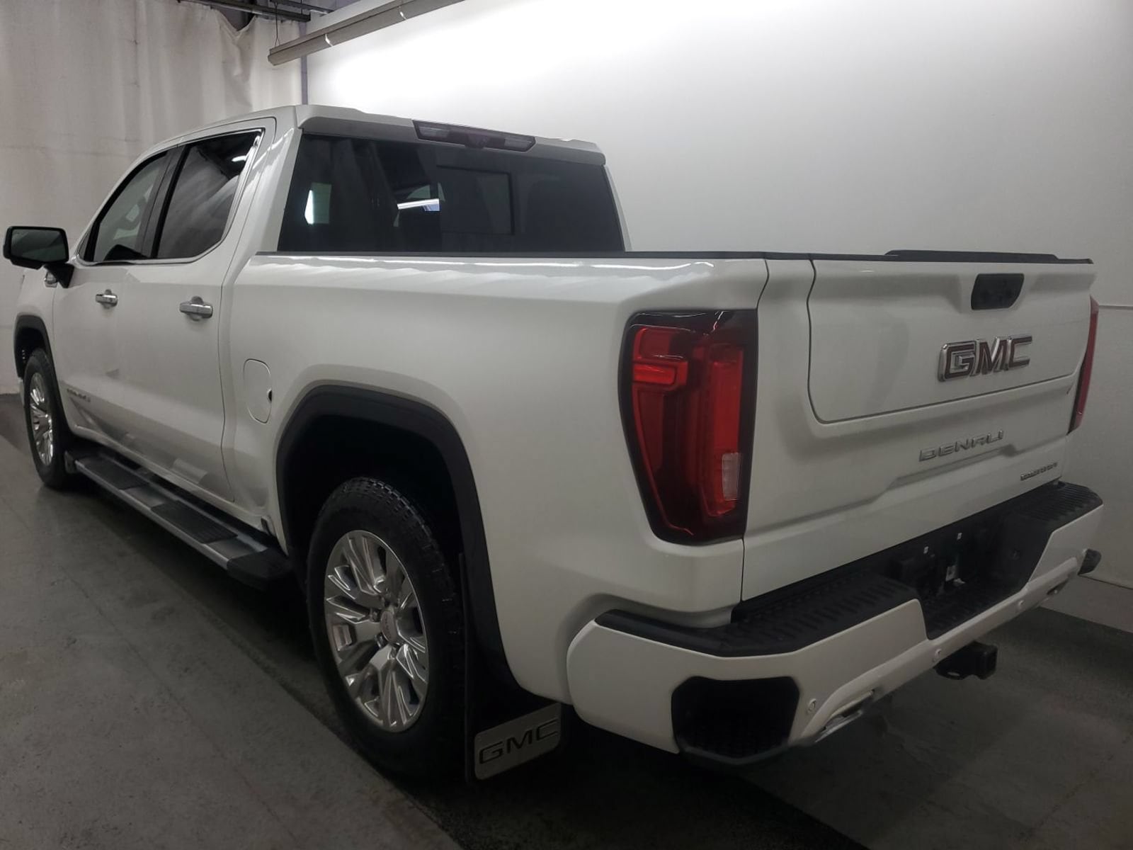 gmc sierra 1500 2025 1GTUUGE87SZ213801 image gmc sierra 1500 2025 1GTUUGE87SZ213801 image